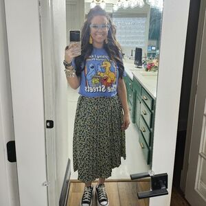 Elegant Green Leopard Print Midi Skirt